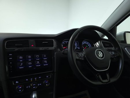 2017 Volkswagen Golf 1.2 TSI DSG EST 110HP BMT Trendline €16,950 thumbnail