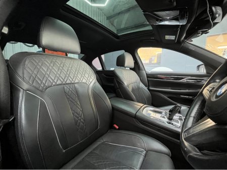 2017 BMW 7 Series - thumbnail 10