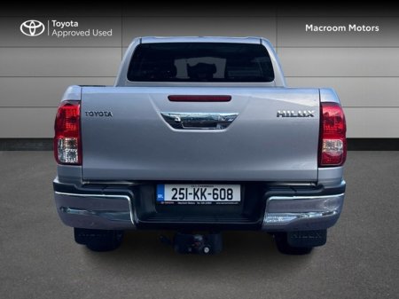 2025 Toyota Hilux HILUX 2.8 SR5 DOUBLE CAB €48,000 thumbnail