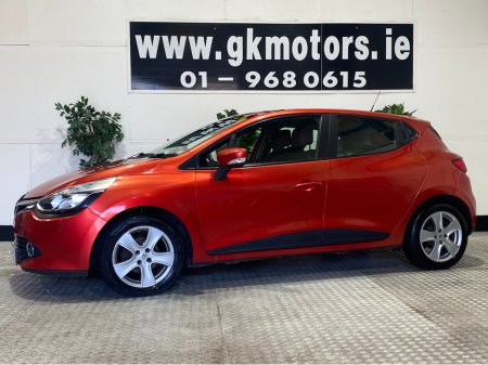 2014 Renault Clio - view 2