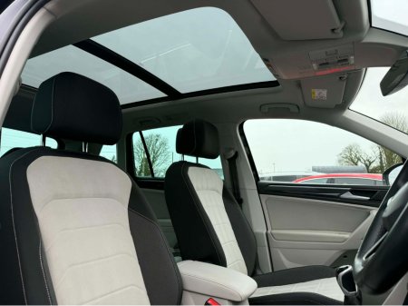 2023 Volkswagen Tiguan ELEGANCE 2.0 TDI MANUAL 6SPEED FWD 150BHP €39,450 thumbnail