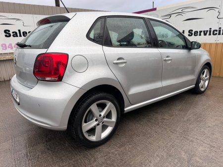 2013 Volkswagen Polo CL 1.2 MANUAL 5SPEED 70HP 5DR €8,750 thumbnail