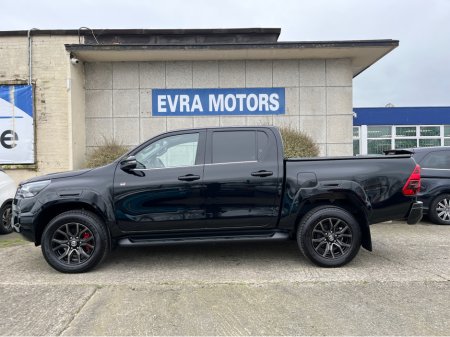 2024 Toyota Hilux - thumbnail 6