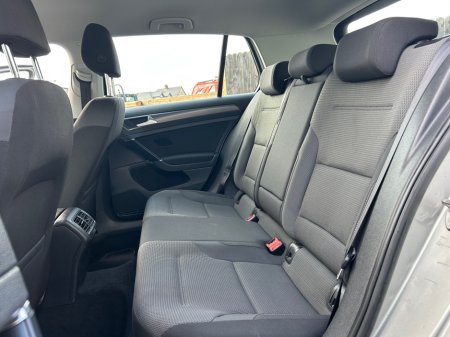 2013 Volkswagen Golf CL 1.2 TSI MANUAL 6SPEED FWD 105HP 5DR €10,950 thumbnail