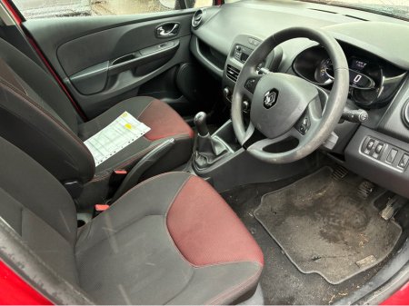 2014 Renault Clio IV EXPRESSION TCE 90 4DR €7,900 thumbnail