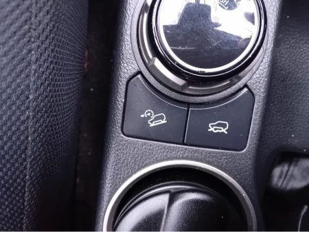 2019 Mitsubishi L200 " INTENSE " 6 SPEED 4DR 2.3 DID  4x4  6 SPEED @ REDDY2DRIVE LTD €25,000 thumbnail