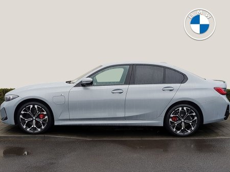 2026 BMW 3 Series - view 3