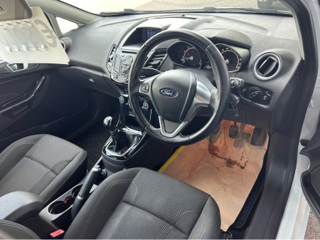 2016 Ford Fiesta - photo 5