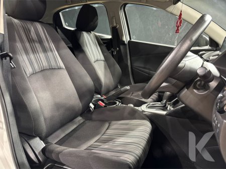 2018 Mazda Demio 1.3L SKYACTIV AUTOMATIC - MULTI FUNCTION STEERING WHEEL - HEATING / AC CONTROLS €12,950 thumbnail