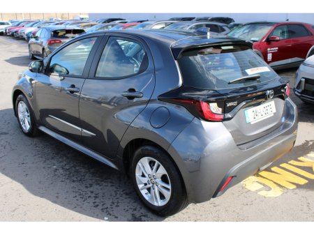 2024 Toyota Yaris - thumbnail 3