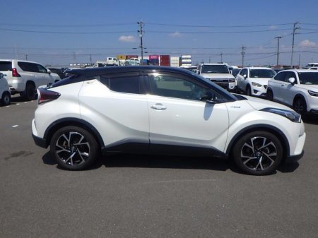 2017 Toyota C-HR 172 G Half Leather €17,500 thumbnail