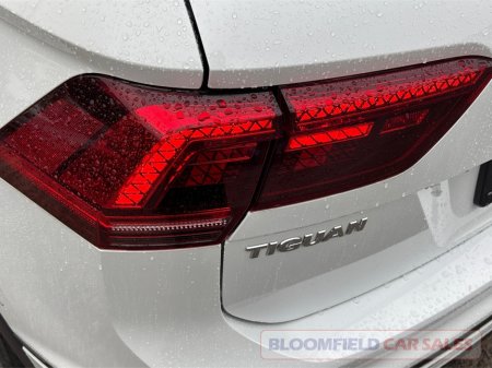 2018 Volkswagen Tiguan 4 MOTION R-LINE , DSG // IMMACULATE €29,950 thumbnail