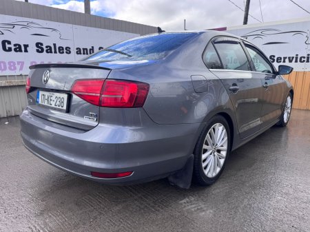 2017 Volkswagen Jetta - thumbnail 15