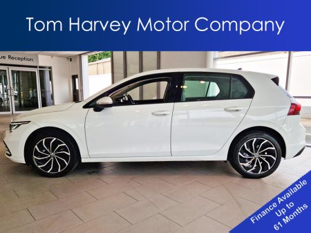 2022 Volkswagen Golf LIFE Mild Hybrid 1.0TSi 110HP DSG + 17 Venturas €26,900