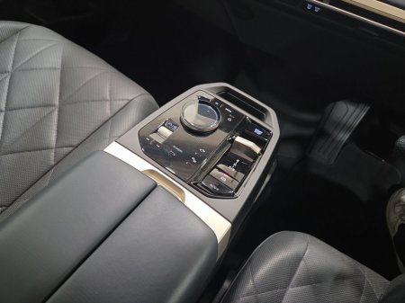 2023 BMW iX xDrive40 Sport Edition €53,950 thumbnail