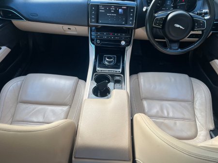 2017 Jaguar XE 2.0 D Prestige Manual 180PS €12,990 thumbnail