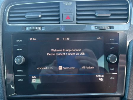 2020 Volkswagen Golf E Golf Elec 136PS 5DR Auto €15,950 thumbnail