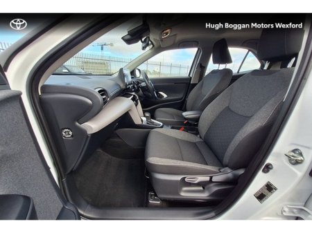 2023 Toyota Yaris Cross - thumbnail 8