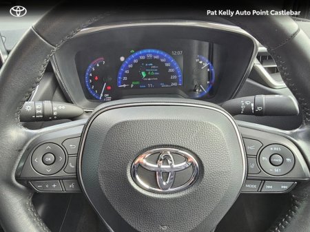 2022 Toyota Corolla HYB LUNA SALOON 4DR AUTO €25,900 thumbnail