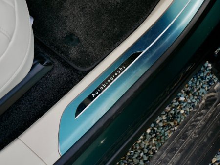 2025 Land Rover Range Rover SWB 3.0 I6 PHEV Autobiography €159,950 thumbnail