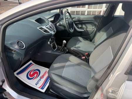 2012 Ford Fiesta - thumbnail 21