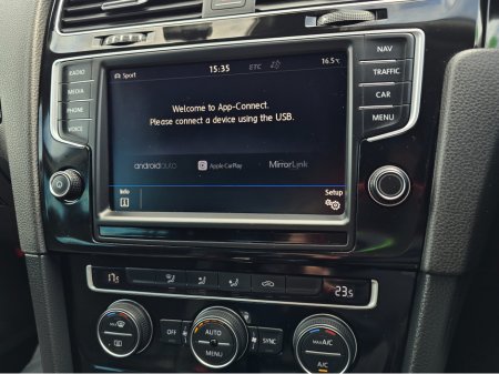 2015 Volkswagen Golf 1.4 TSI HI SPEC HIGHLINE EDITION * ALCANTARA SEATS * REV CAMERA - BLIND SPOT - REAR TRAFFIC ASSIST - SIMI DEALER -  BLUEMOTION €15,450 thumbnail