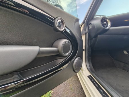 2015 MINI Convertible ZM32 2DR ONE €11,950 thumbnail