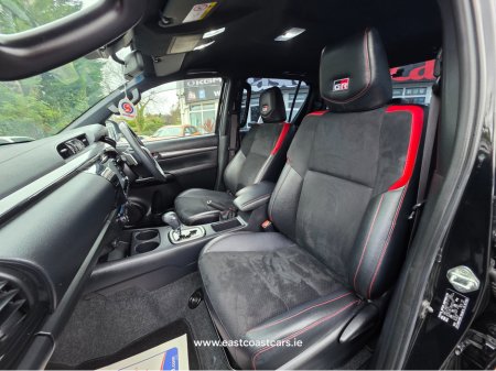2023 Toyota Hilux GR EDITION 2.4D 360 REV CAMERA  4X4 HALF LEATHER  SEATS - €48,500 thumbnail