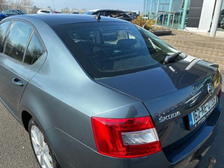 2016 Skoda Octavia - thumbnail 3