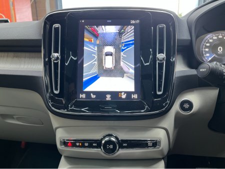 2022 Volvo XC40 2022 VOLVO XC40 RECHARGE PLUG-IN HYBRID T5 INS 1.5 AUTOMATIC / CRUISE CONTROL / 360° PARKING CAMERA / ELECTRIC MEMORY HEATED FRONT & REAR SEATS / PANORAMIC SUNROOF €36,950 thumbnail