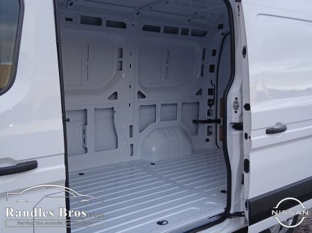 2025 Nissan Interstar - thumbnail 13