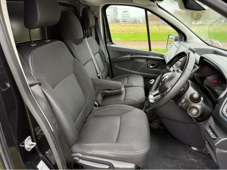 2022 Renault Trafic LL30 LWB 170 SPORT ONE OWNER €16,950 thumbnail