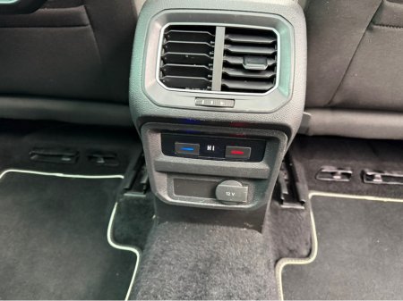 2017 Volkswagen Tiguan - thumbnail 28