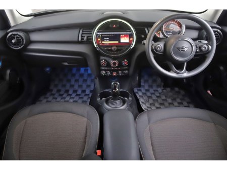 2020 MINI Hatch 1.5 AUTO 5DR *REVERSE CAM*PARK SENSORS* €22,890 thumbnail