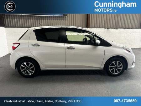 2018 Toyota Yaris - thumbnail 3