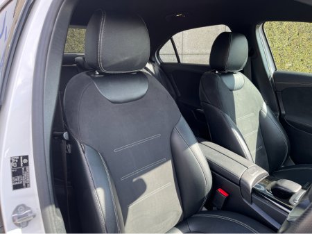 2022 Mercedes-Benz A Class - thumbnail 10