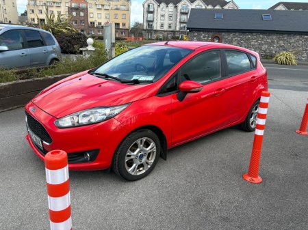 2016 Ford Fiesta - thumbnail 7