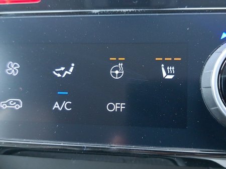 2025 Hyundai Tucson Platinum Automatic Plug in Hybrid with panomaric sunroof. €47,450 thumbnail