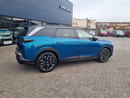 2025 Peugeot 5008  €51,950