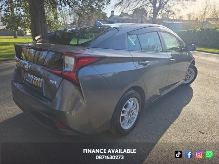 2020 Toyota Prius - thumbnail 8