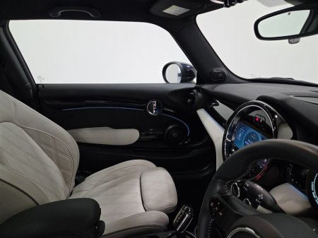 2022 MINI Hatch Electric Level 3 €22,950 thumbnail