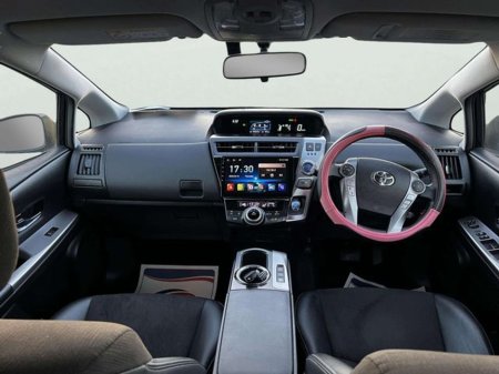 2017 Toyota Prius - thumbnail 2