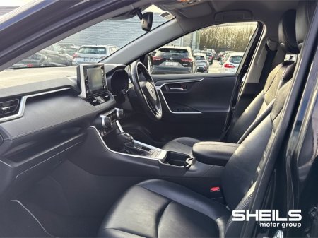 2022 Toyota Rav4 2.5 Hybrid Sol 2WD €35,900 thumbnail