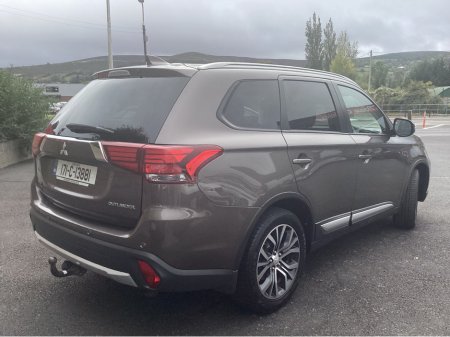 2017 Mitsubishi Outlander ** F.S.H * CAMERA €17,950