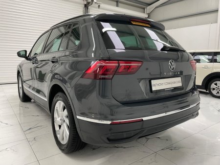 2023 Volkswagen Tiguan  €31,995 thumbnail