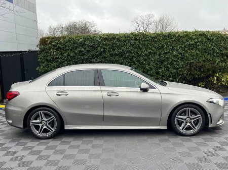 2021 Mercedes-Benz A Class A200d AMG-LINE PREMIUM PLUS // VIRTUAL COCKPIT // FULL SERVICE HISTORY // 18" DIAMOND CUT ALLOYS €32,900 thumbnail