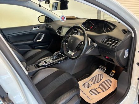 2019 Peugeot 308 1.5 BlueHDi 130bhp Auto Allure €13,950 thumbnail