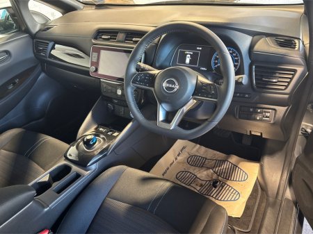 2023 Nissan Leaf - thumbnail 9