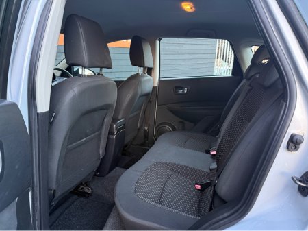 2009 Nissan Qashqai 1.6 SE 5DR €3,495 thumbnail