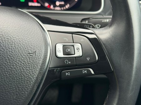 2018 Volkswagen Golf (182) 1.2 TSI COMFORTLINE TECH EDITION €21,450 thumbnail